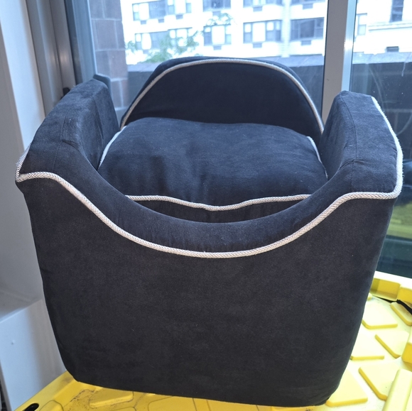 Luxury Lookout Microfiber Dog Car Seat - Picture 1 of 3